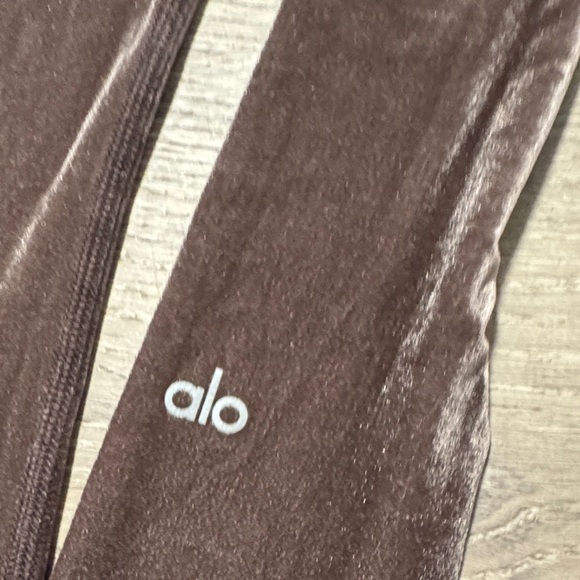 Alo Yoga Women's Ultra Luxe Velour Antique Rose Soft Leggings - Picture 2 of 5